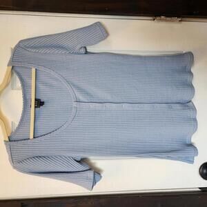 GAP Women's Light Blue Ribbed Short Sleeve Top - Size Medium Tall